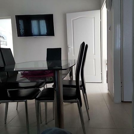 Apartment Dijana Kastela Bagian luar foto