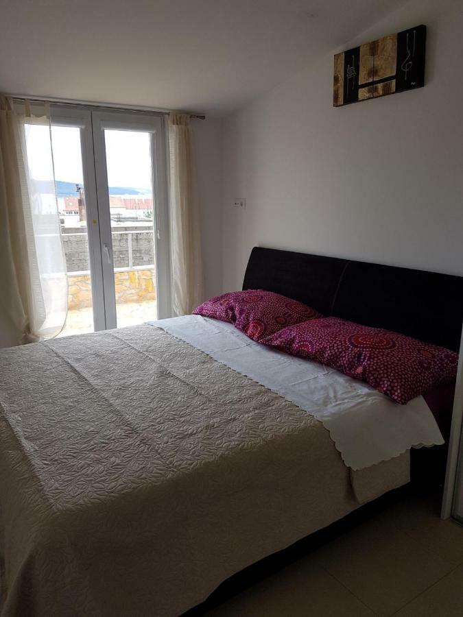 Apartment Dijana Kastela Bagian luar foto