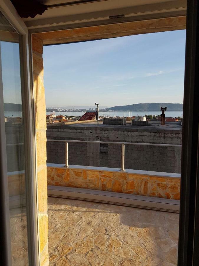 Apartment Dijana Kastela Bagian luar foto