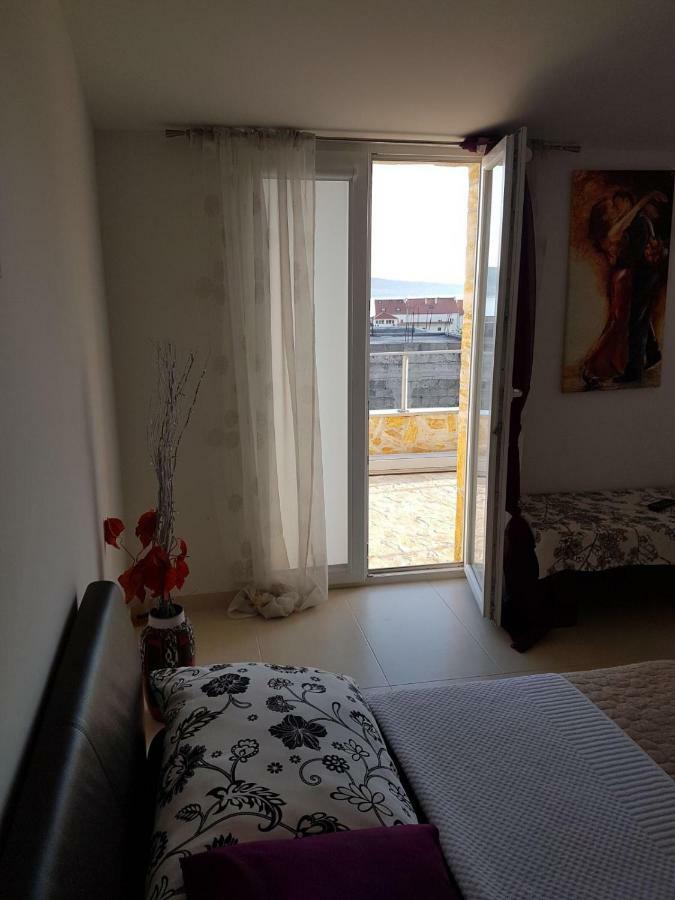 Apartment Dijana Kastela Bagian luar foto