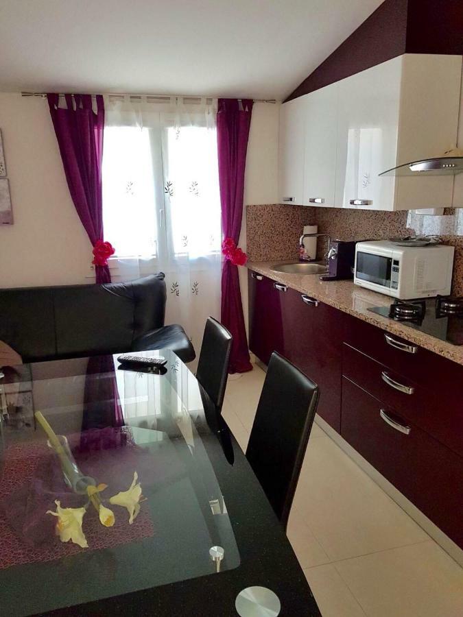 Apartment Dijana Kastela Bagian luar foto