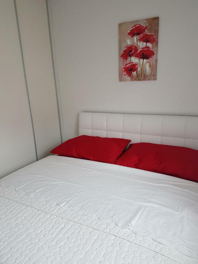 Apartment Dijana Kastela Bagian luar foto