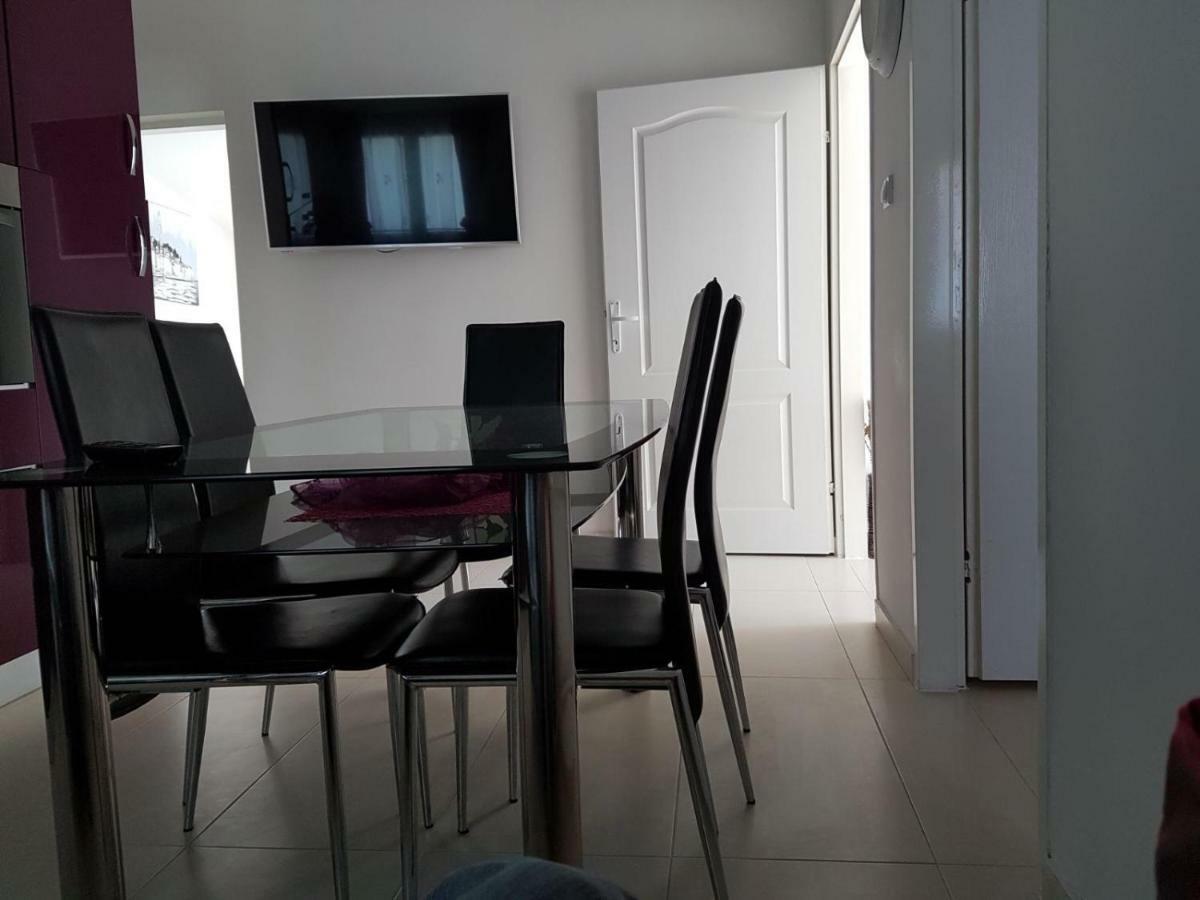 Apartment Dijana Kastela Bagian luar foto