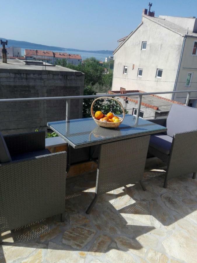 Apartment Dijana Kastela Bagian luar foto