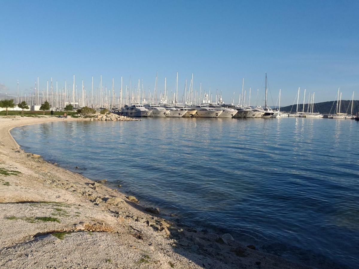 Apartment Dijana Kastela Bagian luar foto